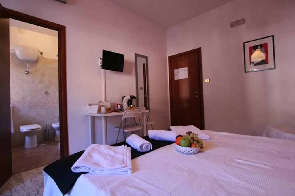 Guest House San Peter โรม ภายนอก รูปภาพ